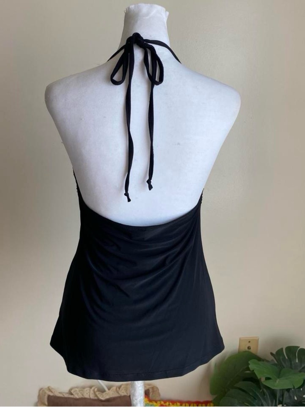 Vintage Y2K slinky black low cut halter top w/sequins - Picture 8 of 8